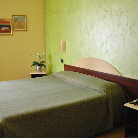 קסטרוקארו טרמה Hotel Rosa Del Deserto מראה חיצוני תמונה