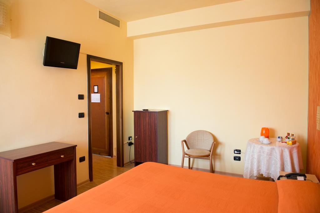 קסטרוקארו טרמה Hotel Rosa Del Deserto מראה חיצוני תמונה