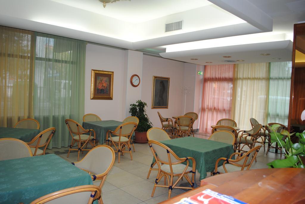 קסטרוקארו טרמה Hotel Rosa Del Deserto מראה חיצוני תמונה