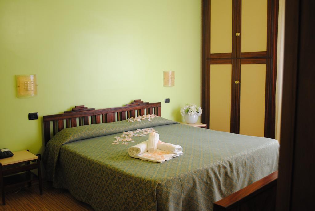 קסטרוקארו טרמה Hotel Rosa Del Deserto מראה חיצוני תמונה