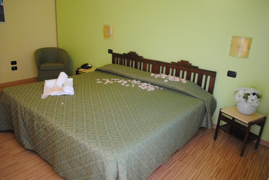 קסטרוקארו טרמה Hotel Rosa Del Deserto מראה חיצוני תמונה