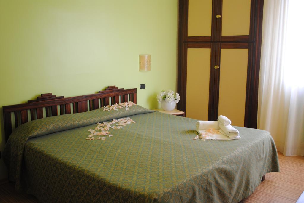 קסטרוקארו טרמה Hotel Rosa Del Deserto מראה חיצוני תמונה
